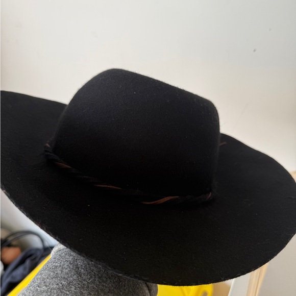 Collection Neighteen Wool Hat - Picture 4 of 6